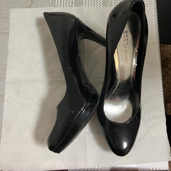 Black patent leather  BCBG pumps / heels / shoes / stilettos - Picture 2 of 3